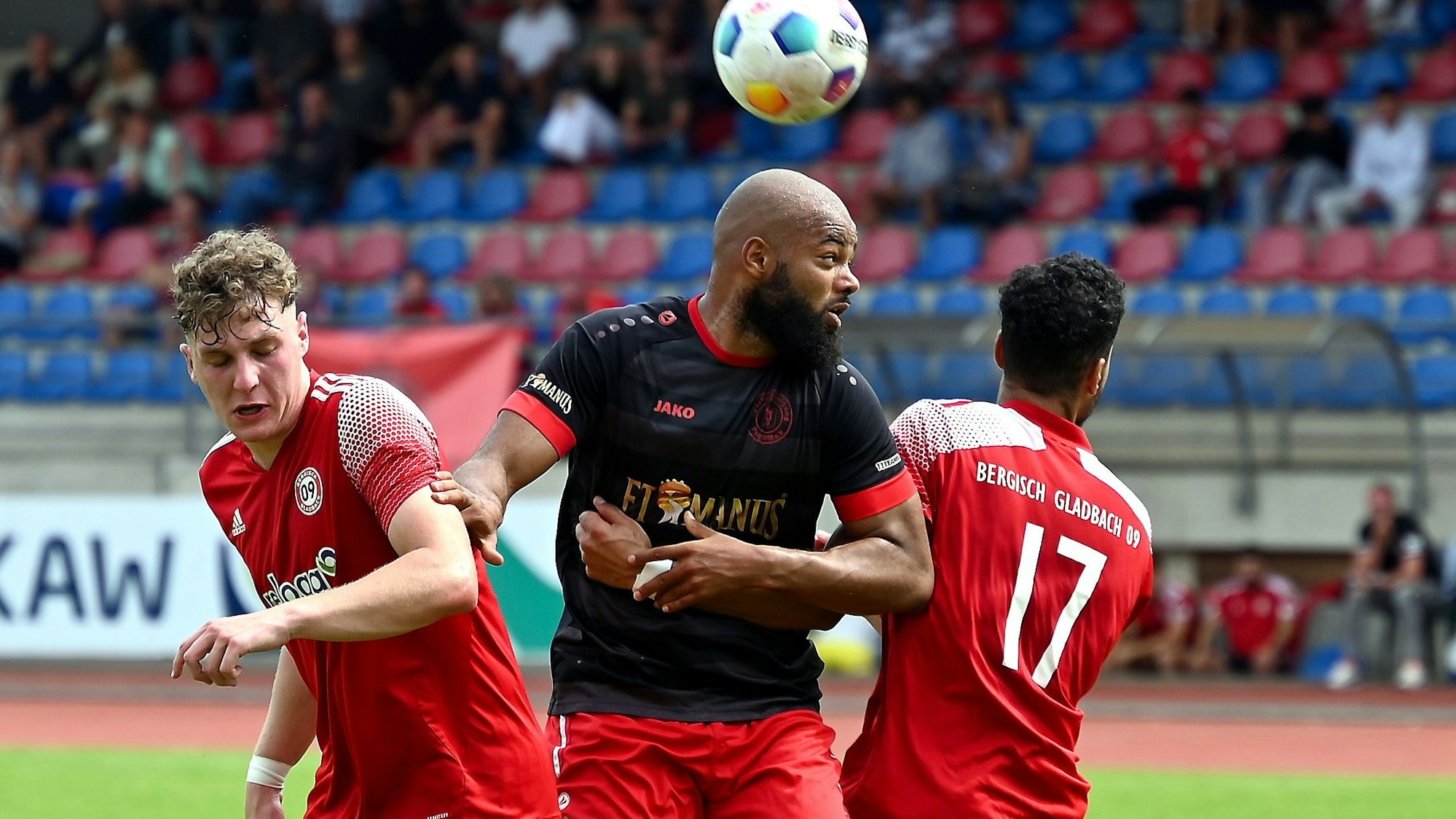 13.08.2023, Fussball-Berg Gladbach 09-SpVg. Porz
mitte: Julio Molongua (Porz)
Foto: Uli Herhaus