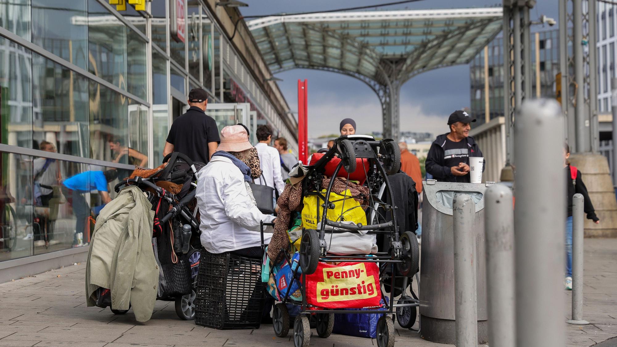 Obdachlose sind am Breslauer Platz und in der Umgebung des Doms allgegenwärtig.