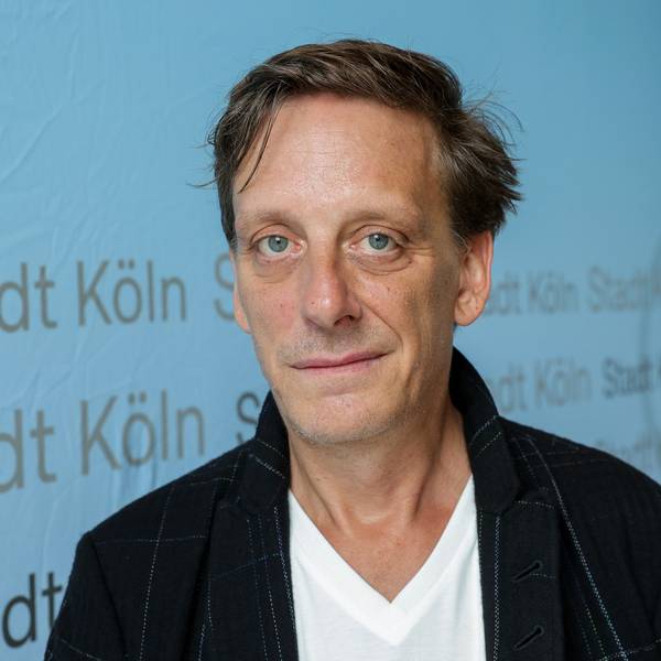 15.08.2023, Köln: Pressekonferenz der Stadt Köln zur Vorstellung des neuen Schauspielintendanten Kay Voges, der ab der Spielzeit 2025/26 die künstlerische Leitung des Kölner Schauspiels übernimmt.
Im Bild Kay Voges.
Foto: Michael Bause