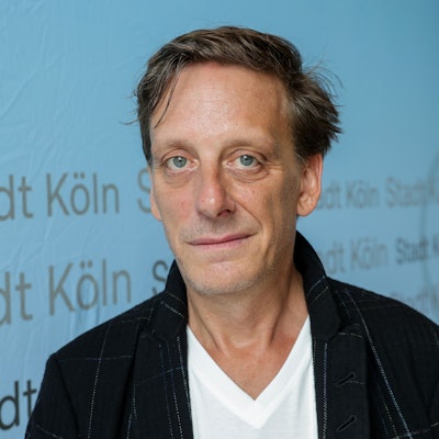 15.08.2023, Köln: Pressekonferenz der Stadt Köln zur Vorstellung des neuen Schauspielintendanten Kay Voges, der ab der Spielzeit 2025/26 die künstlerische Leitung des Kölner Schauspiels übernimmt.
Im Bild Kay Voges.
Foto: Michael Bause