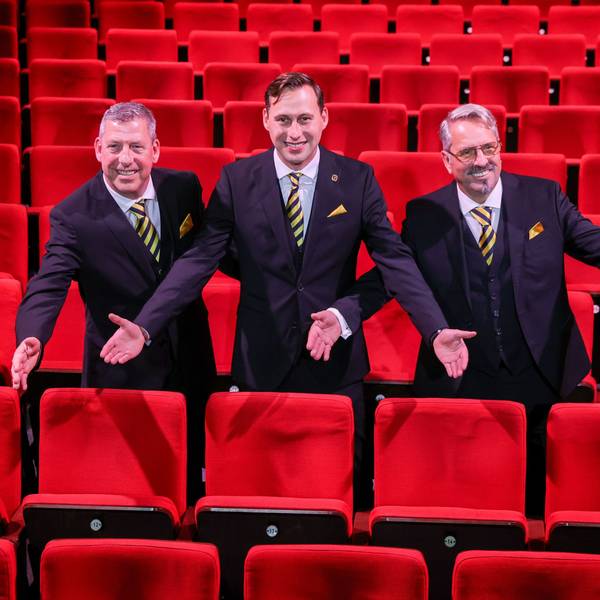 Das Bild zeigt das neue designierte Dreigestirn: Jungfrau Friedrich Klupsch, Prinz Sascha Klupsch und Bauer Werner Klupsch (von links).