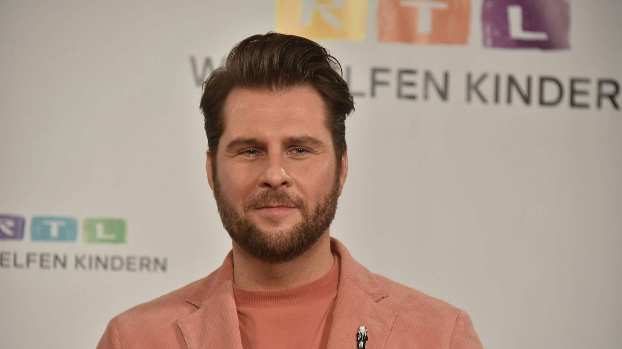 Moderator Maurice Gajda arbeitete seit 2019 für den Kölner Sender RTL. Nun hat RTL die Zusammenarbeit nach einer Posse um einen gefälschten Tweet beendet. (Archivbild)