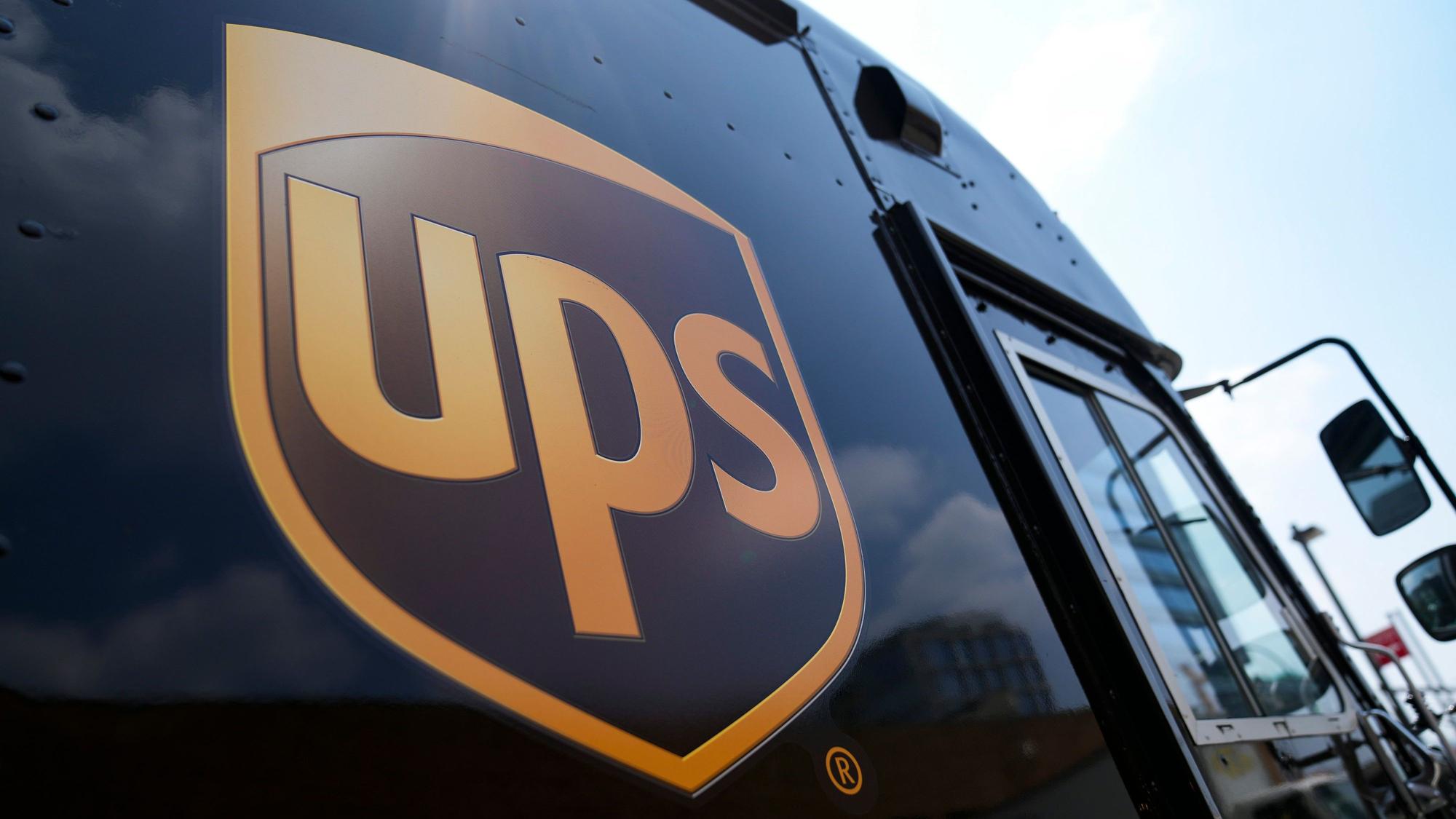 Ein UPS-Wagen im Einsatz.