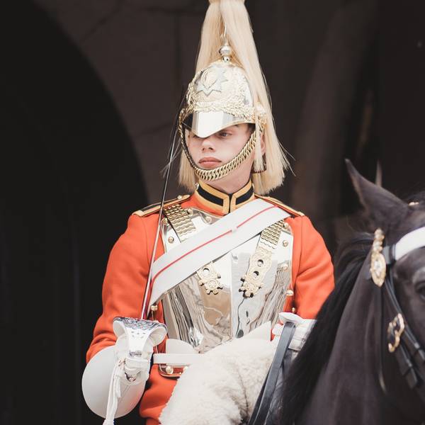 Ein Royal Guard auf einem Pferd.