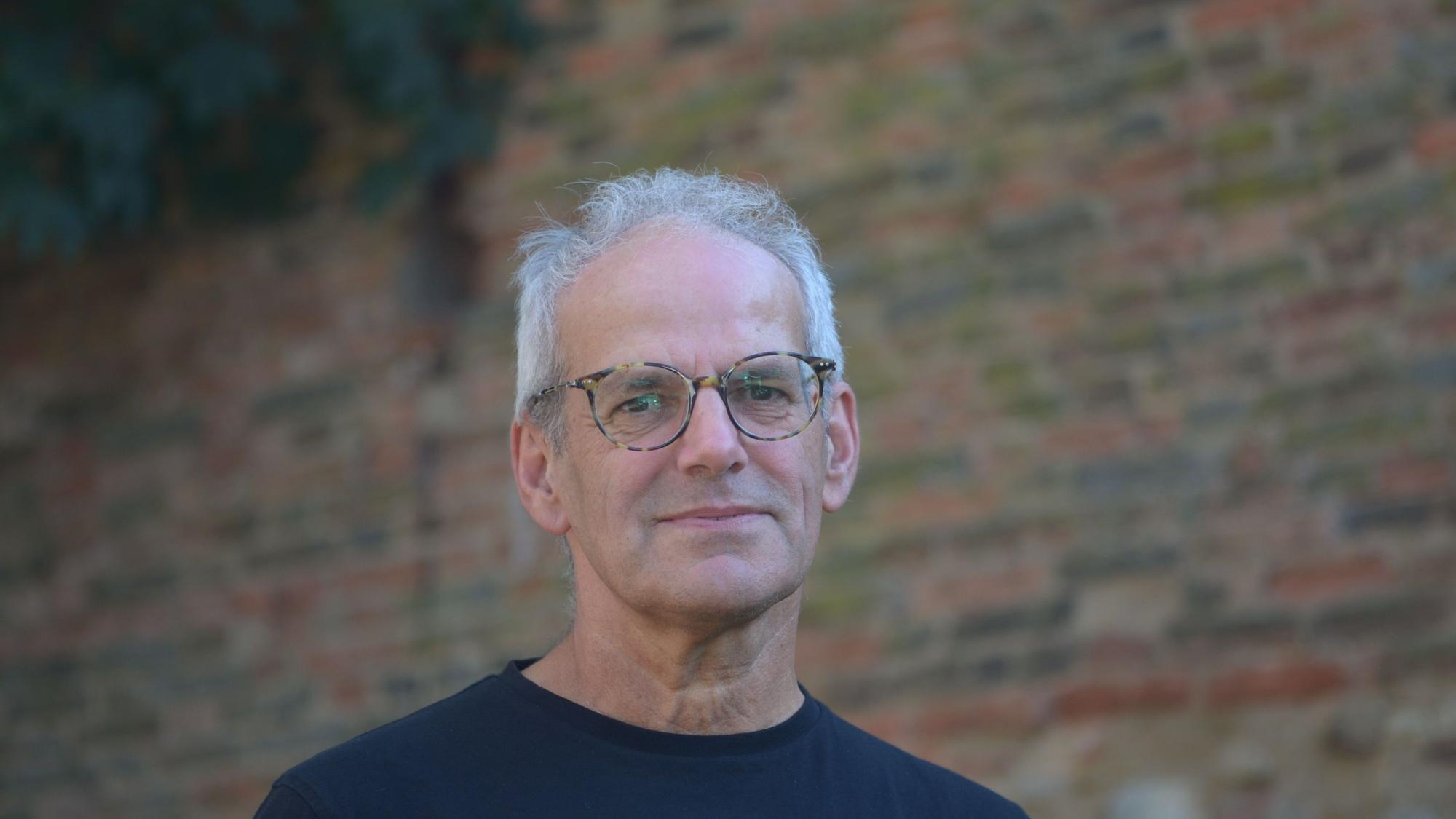 Herbert Pelzer im Porträt.