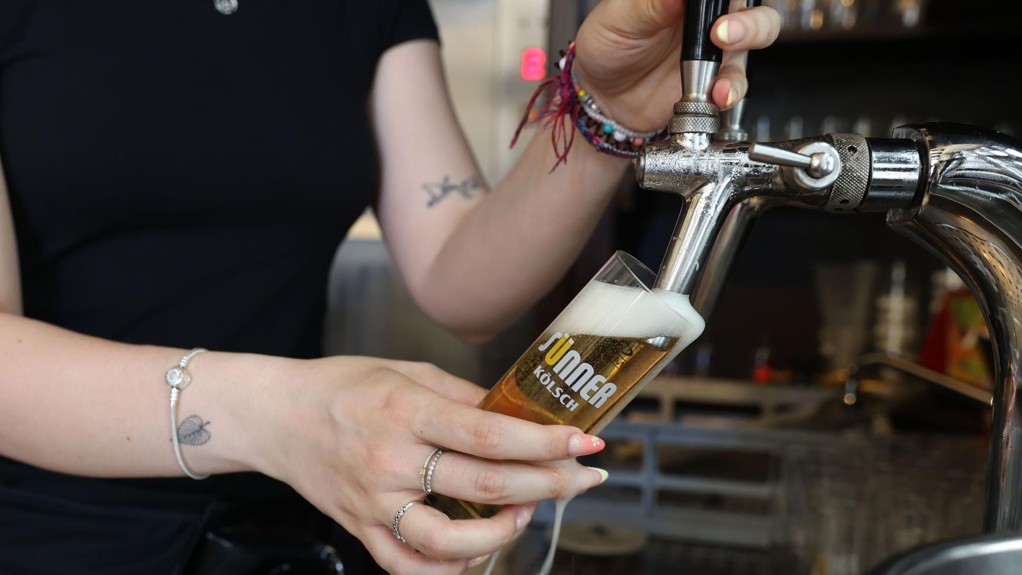 Die Hand von der Köbine Anna im Sünner-Brauhaus „Im Walfisch“