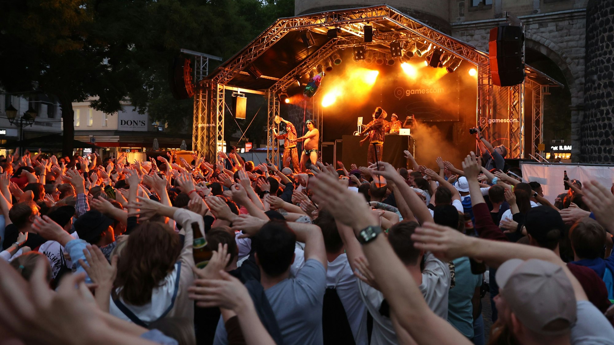 27.08.2022
Köln:
Gamescom Cityfest
Team Rhythmusgymnastik auf dem Rudolfplatz
Foto:Martina Goyert