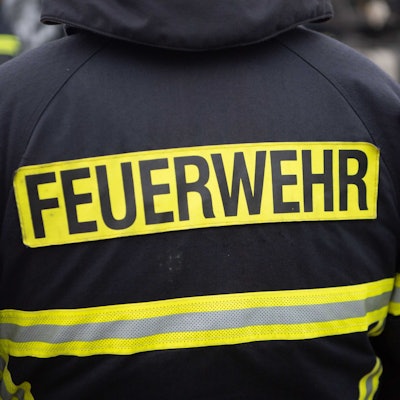 Das Symbolbild zeigt einen Feuerwehrmann.