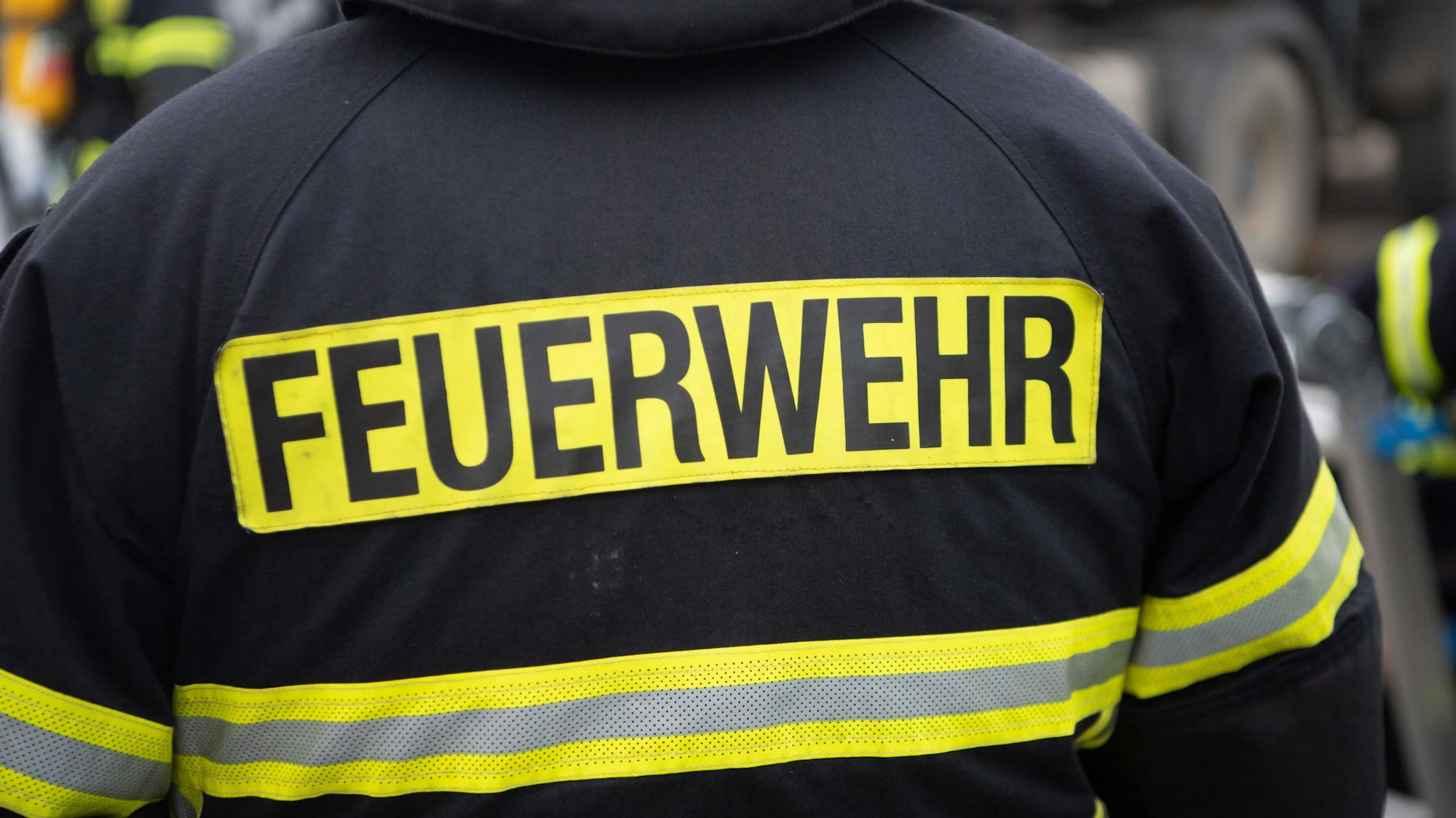 Das Symbolbild zeigt einen Feuerwehrmann.