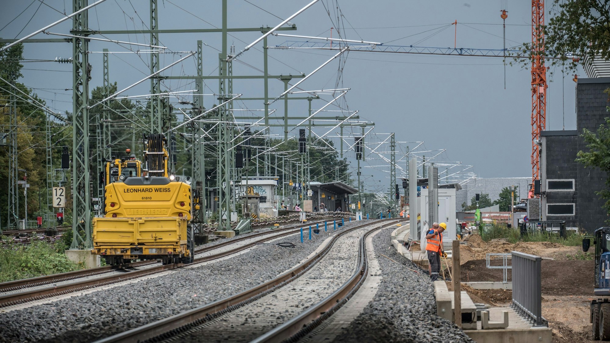 Gleisbauarbeiten nördlich des Bahnhofs Leverkusen-Mitte. Foto: Ralf Krieger
