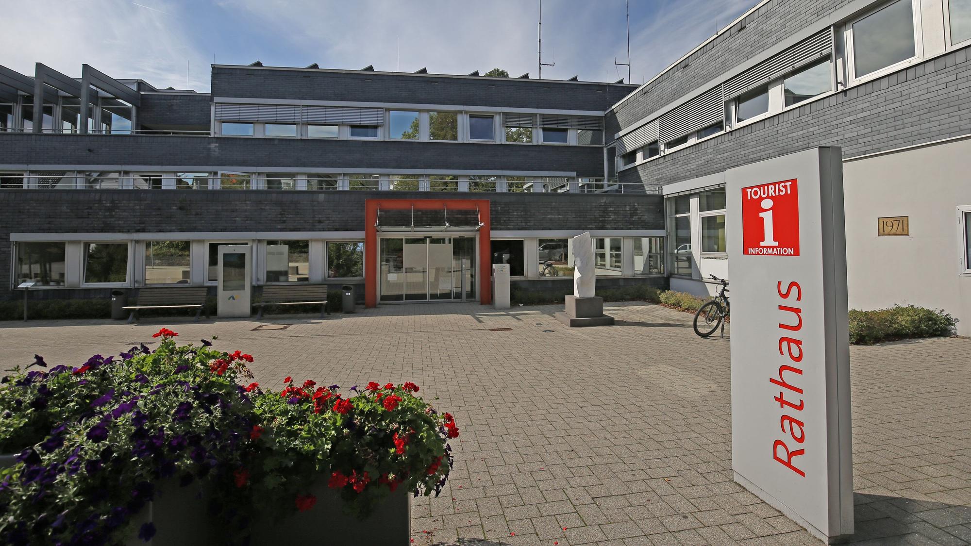 Außenansicht des Rathauses in Nümbrecht,