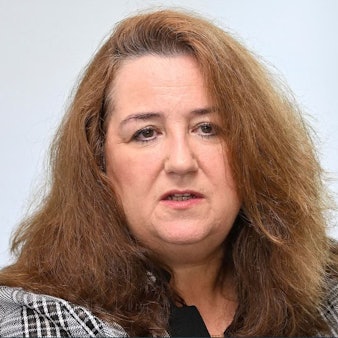 Im Rösrather Rathaus steht Bürgermeisterin Bondina Schulze der Redaktion Rede und Antwort.