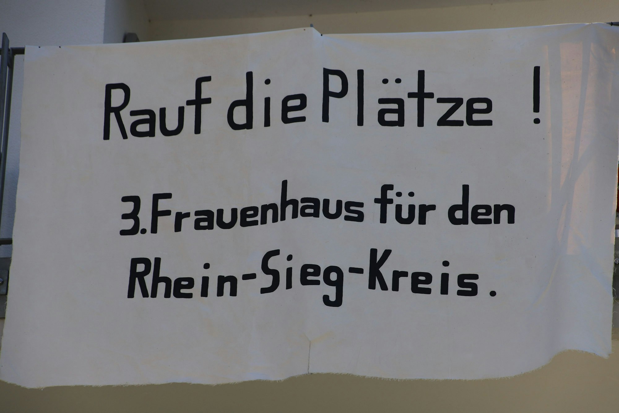 Das Troisdorfer Frauenhaus feierte seinen 30. Geburtstag mit einem Fest. Der geschäftsführende Vorstand erhob die Forderung nach einem dritten Frauenhaus.