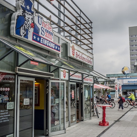 Der Stein des Anstoßes: Die Stadt kauft Ladenlokale in der City C zu hohen Preisen an.