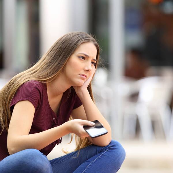 Dating, gerade das Online-Dating, kann zum Frustfaktor werden. Jede dritte Person, die sich digital verlieben will, hat schon einmal „Ghosting“ erfahren. (Symbolbild)
