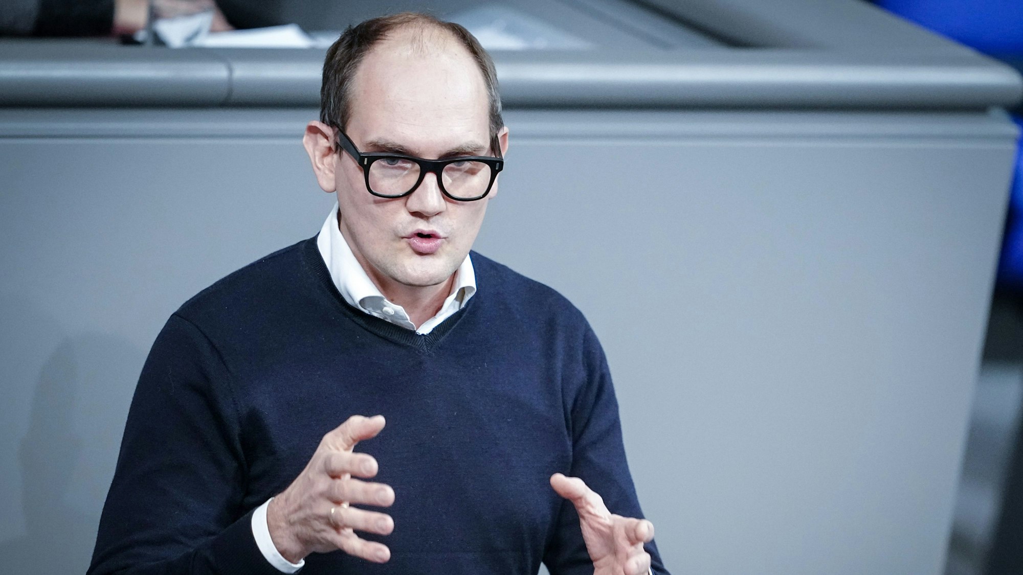 Janosch Dahmen, Bundestagsabgeordneter von Bündnis 90/die Grünen, spricht bei der Sitzung des Bundestags. (Archivbild)