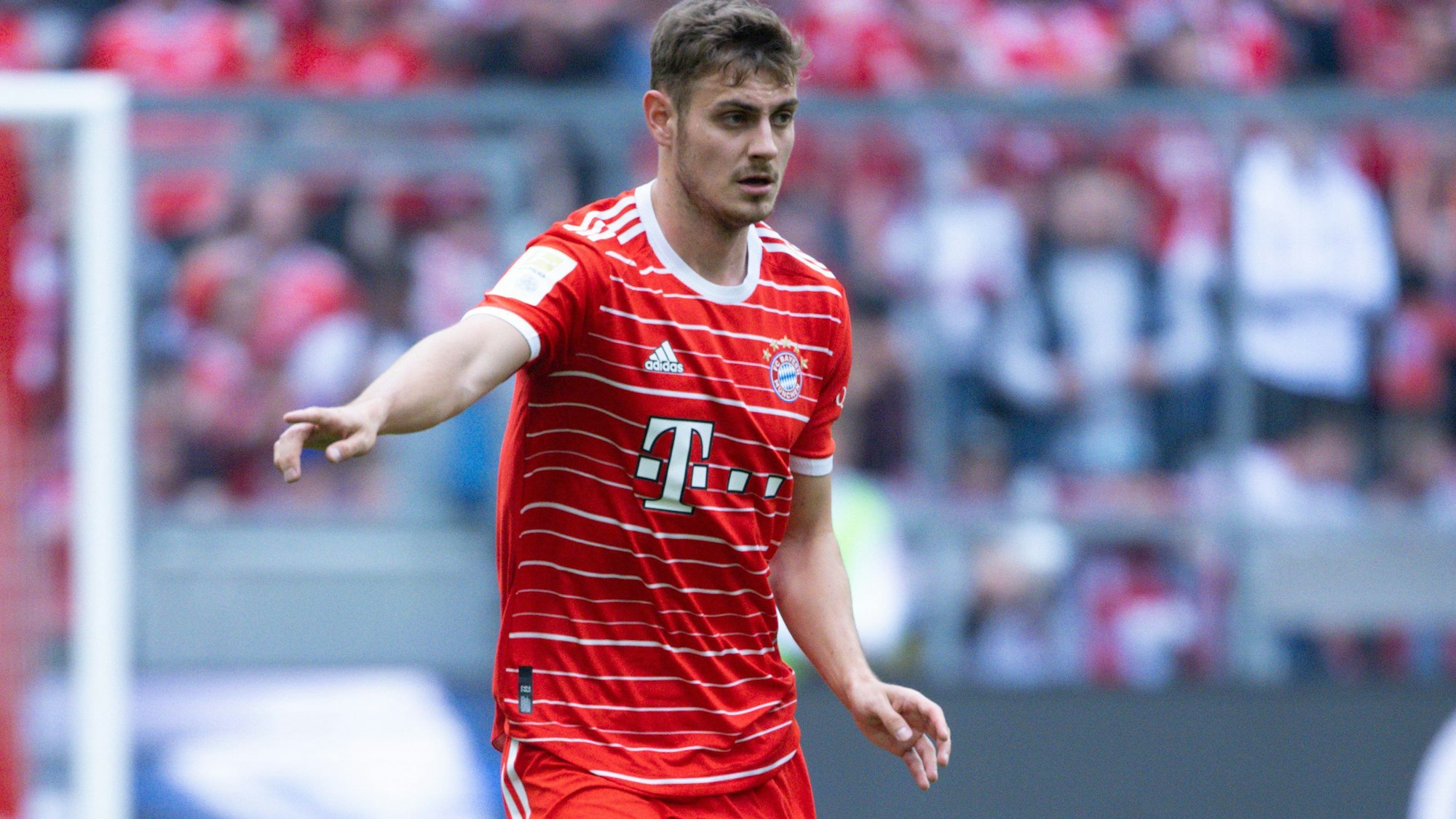 Josip Stanisic von München soll vor einem Wechsel nach Leverkusen stehen.