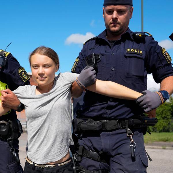 Klimaaktivistin Greta Thunberg und weitere Aktivisten hatten im Juni Tankwagen im Hafen von Malmö blockiert und sich geweigert, die Straße freizugeben.
