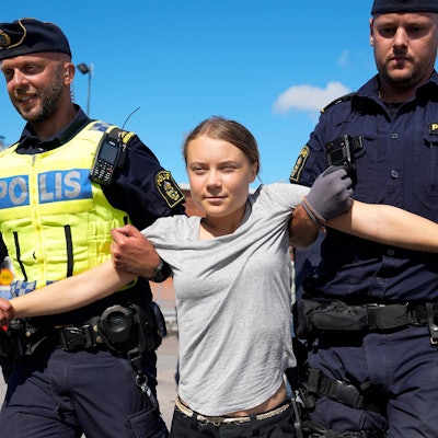 Klimaaktivistin Greta Thunberg und weitere Aktivisten hatten im Juni Tankwagen im Hafen von Malmö blockiert und sich geweigert, die Straße freizugeben.
