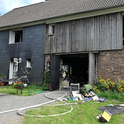 Ein Anbau eines Fachwerkhauses aus dem 17. Jahrhundert stand in Flammen.