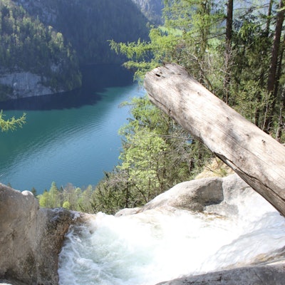 Die Gumpe am Königsbach-Wasserfall bei Schönau am Königssee.