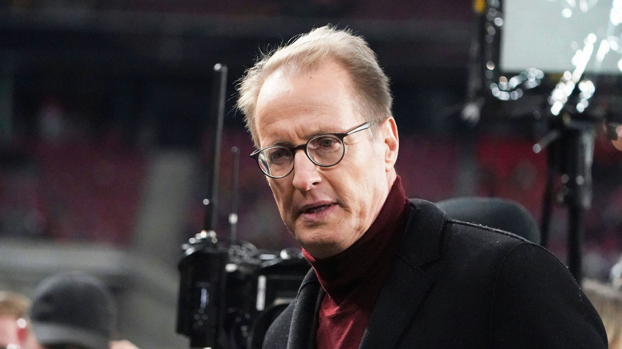 Florian König, hier bei einem Bundesligaspiel des 1. FC Köln im Rheinenergie-Stadion, führt durch die Sendung Doppelpass bei Sport1. (Archivbild)