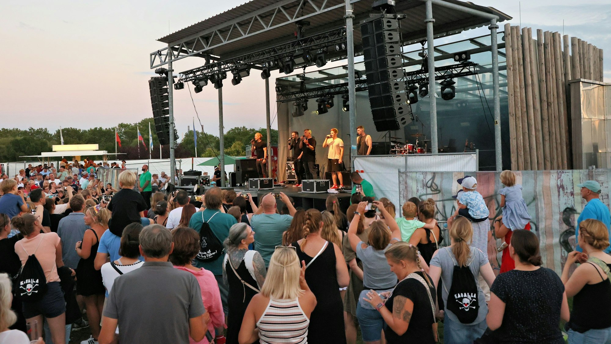 Leverkusen Kasalla im Neulandpark