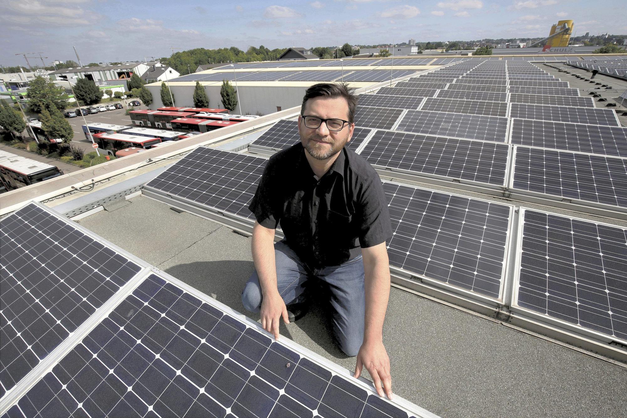 Wupsi-Solaranlage. Technikchef Matteo Christofaro. Foto: Michael Wand