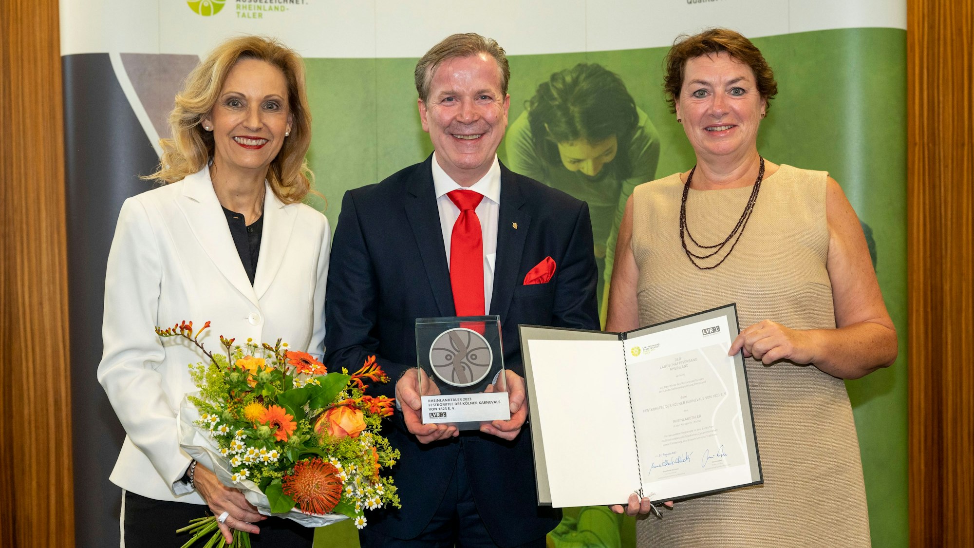 LVR-Direktorin Ulrike Lubek, Festkomitee-Präsident Christoph Kuckelkorn und Anne Henk-Hollstein, Vorsitzende der Landschaftsversammlung Rheinland