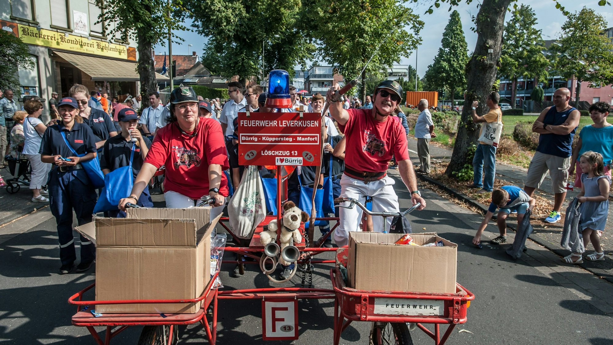 Der Kirmesumzug in Bürrig
