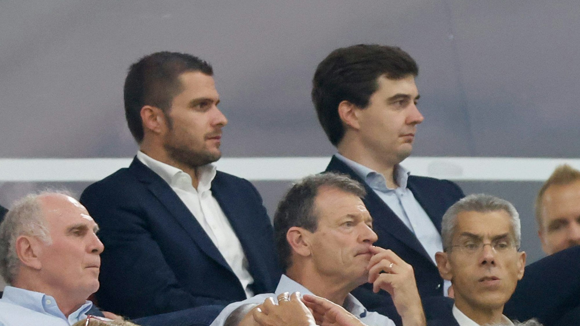 Die DFL-Geschäftsführer Marc Lenz (l.) und Steffen Merkel (r.) beim DFL-Supercup in München.