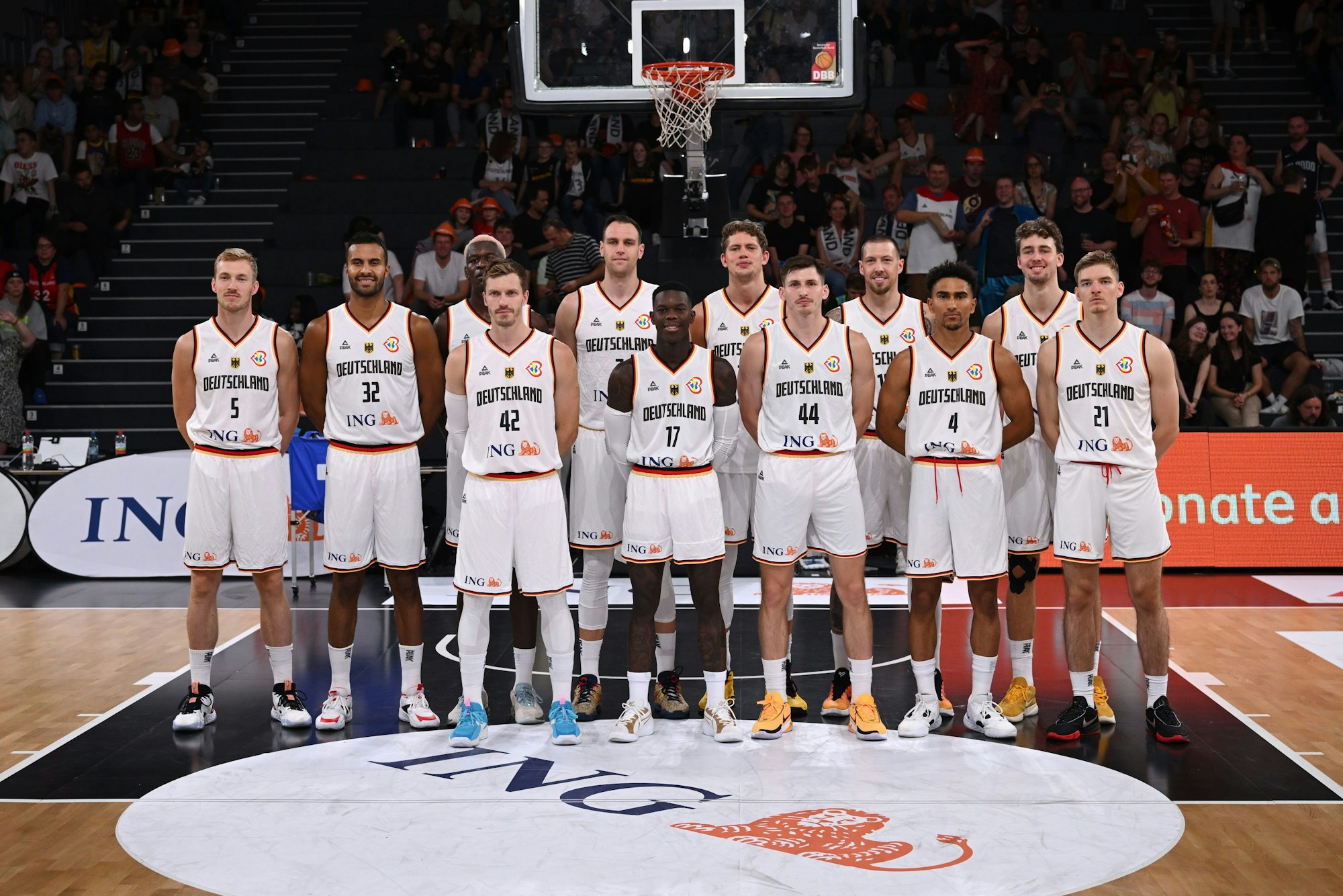 Die deutsche Basketball-Nationalmannschaft beim Supercup in Hamburg.