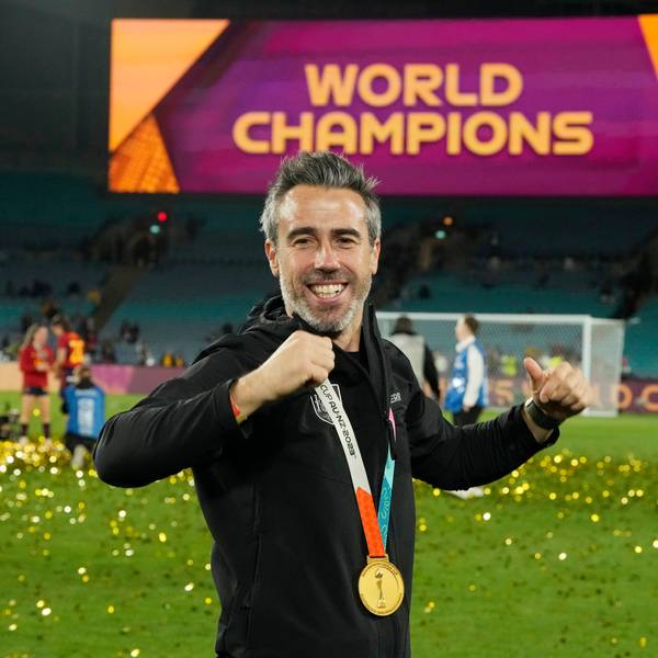 Der Trainer der spanischen Fußballerinnen Jorge Vilda feiert den WM-Titel.
