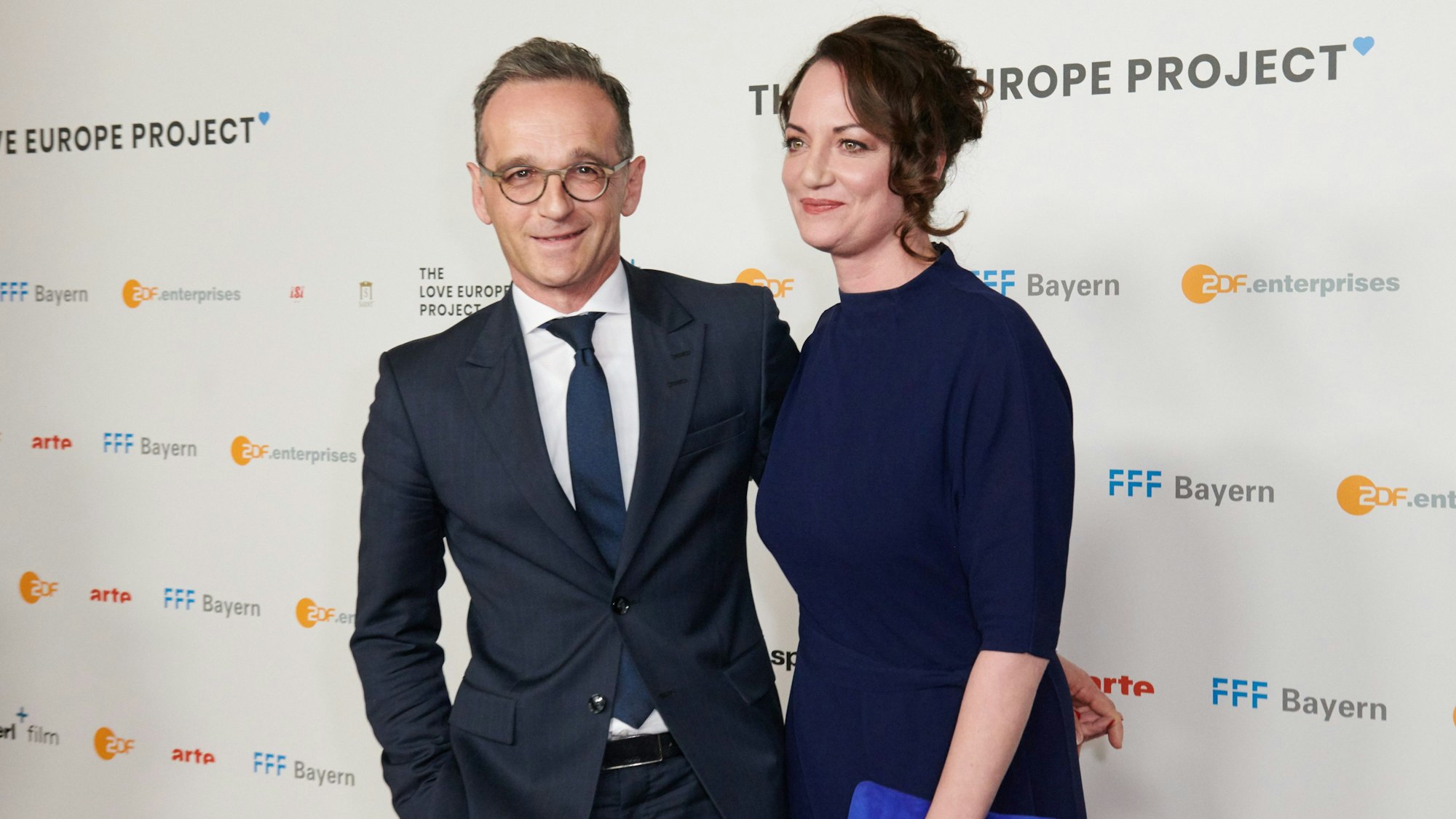ARCHIV - 07.05.2019, Berlin: Heiko Maas (SPD), damaliger Außenminister, kommt mit seiner Freundin Natalia Wörner, Schauspielerin, zur Premiere des Films «The Love Europe Project».