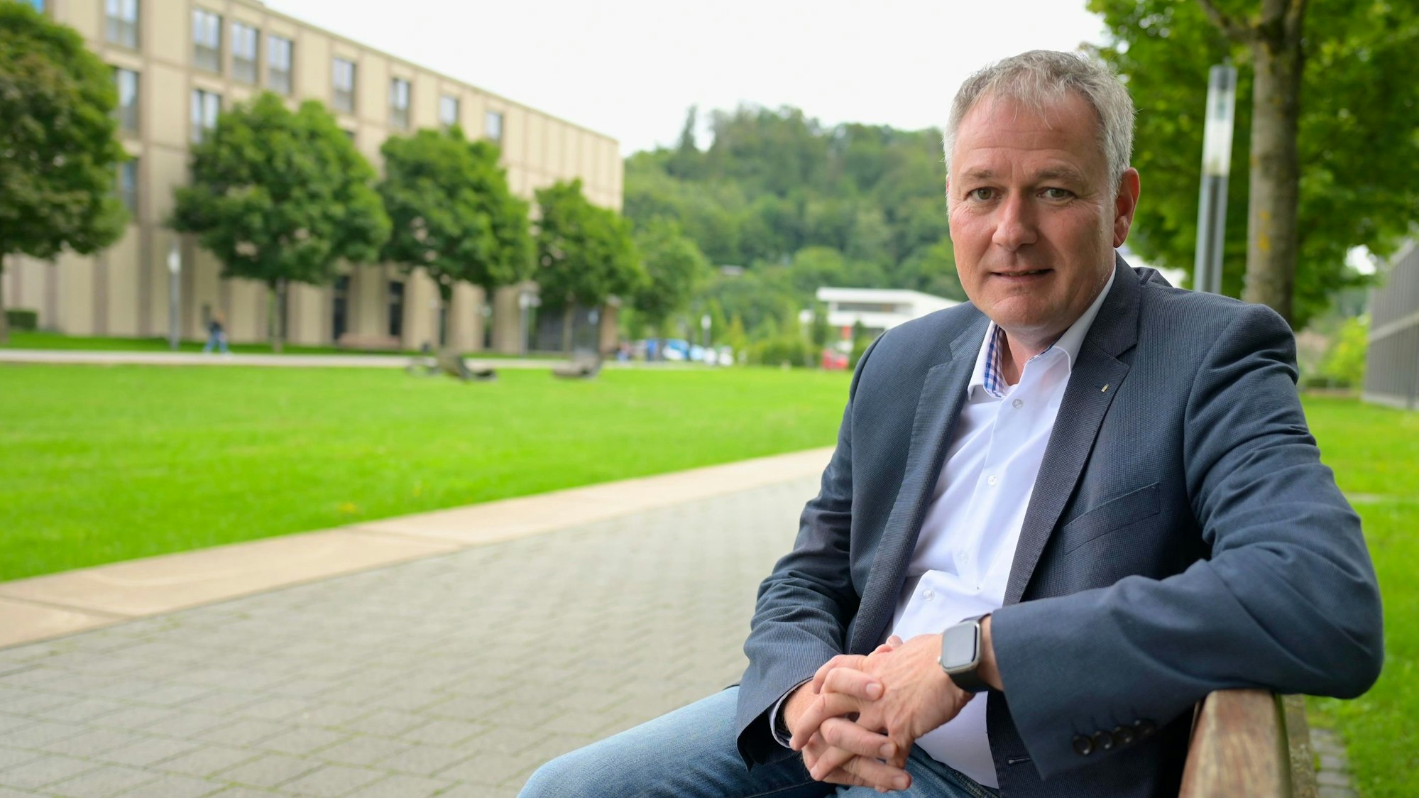 MdB Dr. Carsten Brodesser im Gummersbacher Stadtgarten.