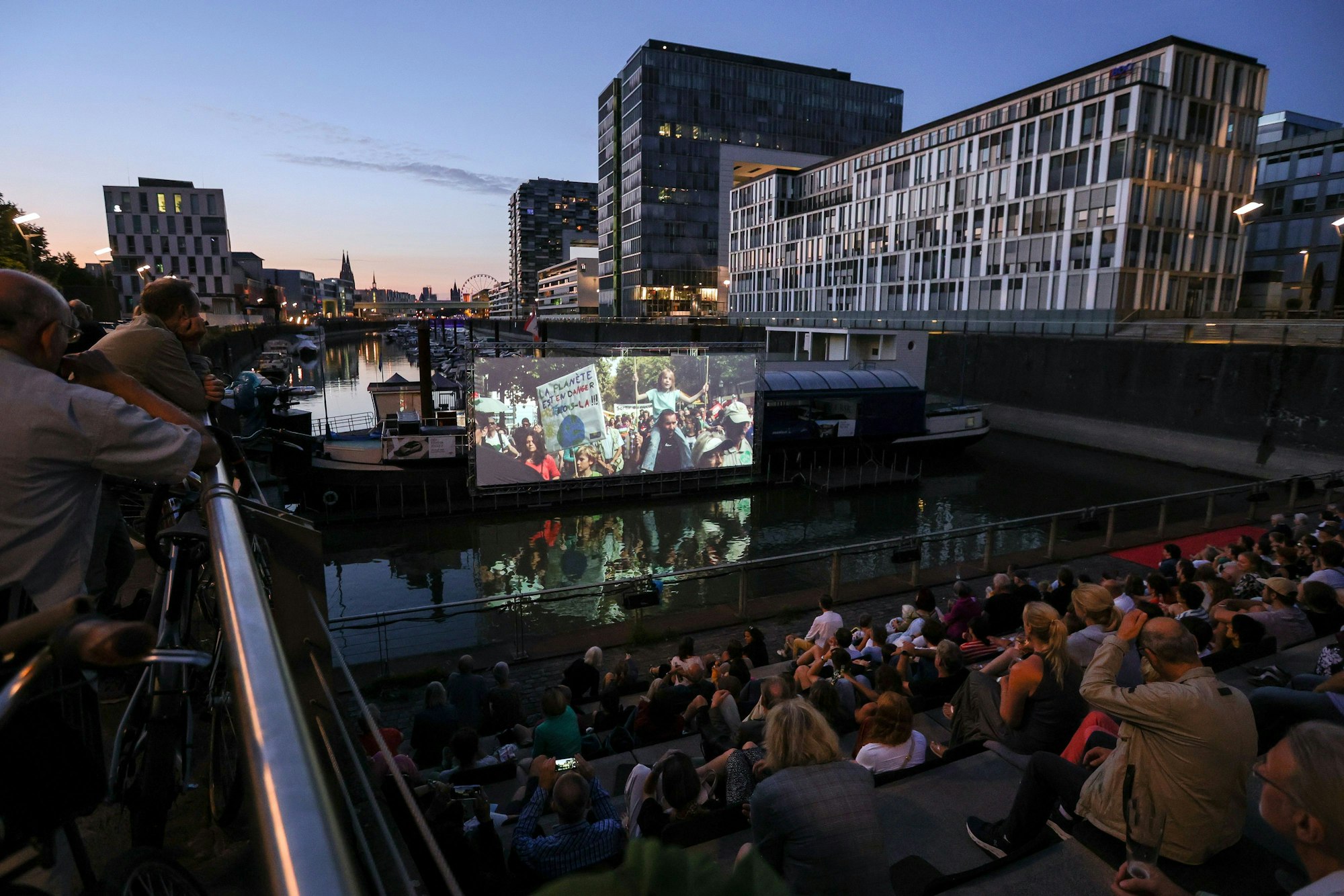 KStA Green Filmabend im Kölner Rheinauhafen mit der französischen Umwelt-Doku „Tomorrow - Die Welt ist voller Lösungen“