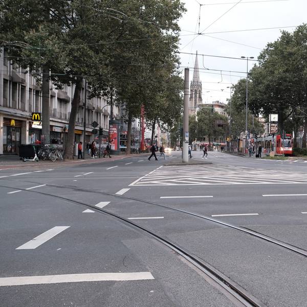 Der Kölner Barbarossaplatz gilt für viele als der hässlichste Platz Kölns.