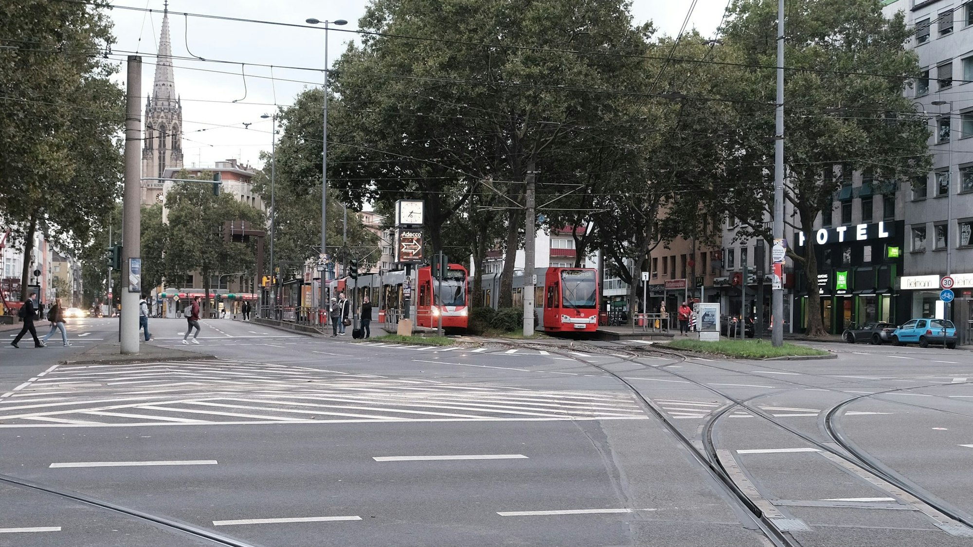 Der Kölner Barbarossaplatz gilt für viele als der hässlichste Platz Kölns.