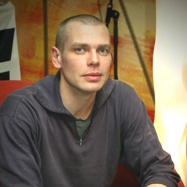 Der Schriftsteller Wolfgang Herrndorf ist am 26. August 2013 im Alter von 48 Jahren gestorben, Autor Wolfgang Herrndprf zu Gast in der Radiosendung "Lauschangriff Klubbing" (Eins Live, WDR) las er aus seinem Roman "In Plüschgewittern".