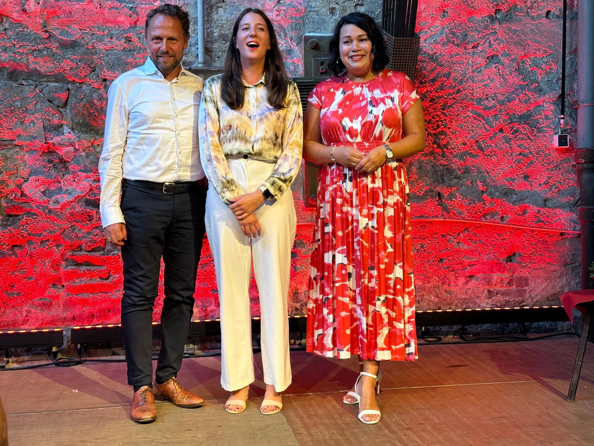 Die Redner: Oberbürgermeister Uwe Richrath, Lena Teschlade MdL und Fraktionsvorsitzender Milanie Kreutz.