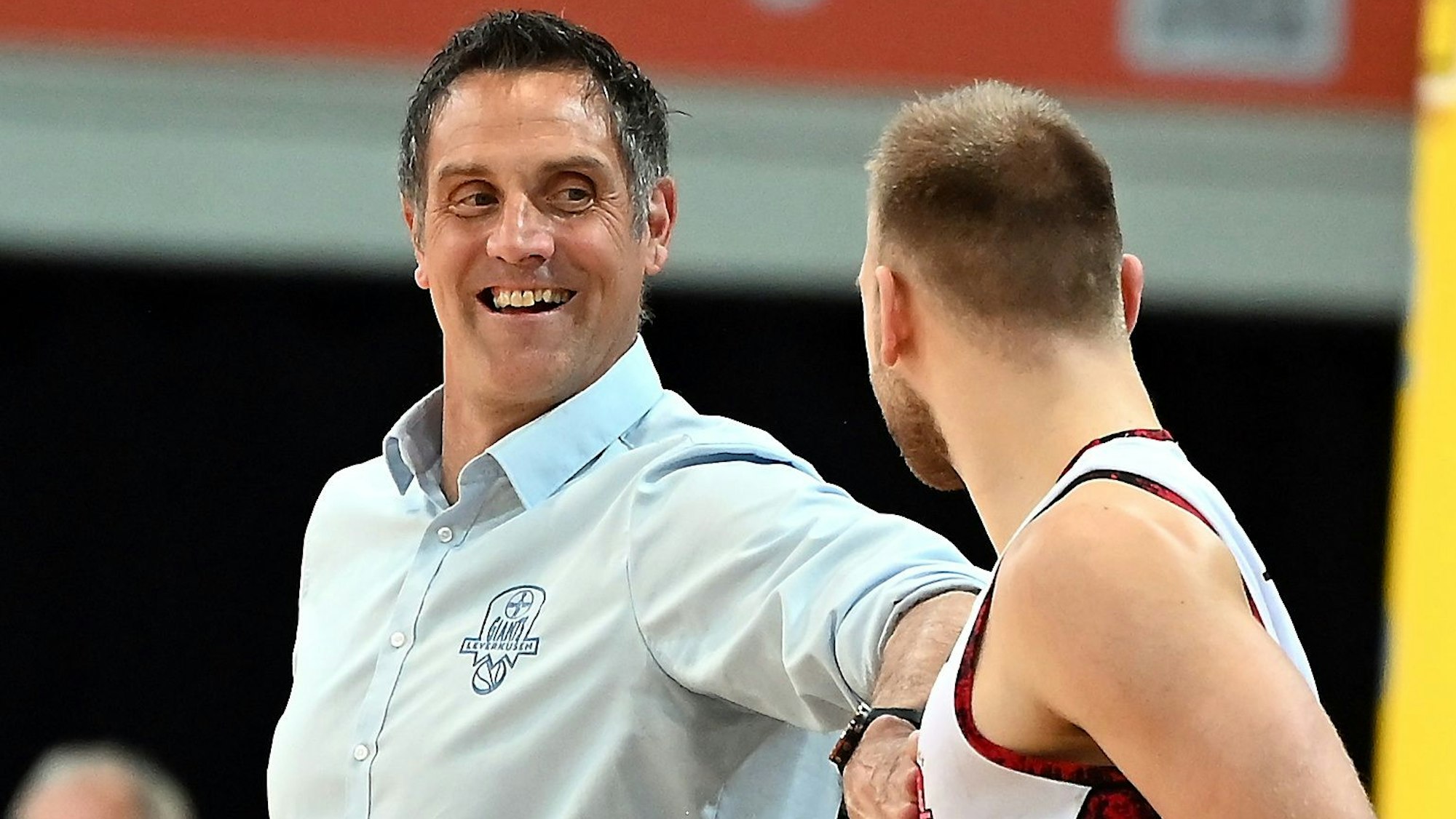 29.04.2023, Basketball-Bayer Giants-VFL Kirchheim
links: Hansi Gnad (Bayer)
rechts: Melvin Jostmann (Bayer)
Foto: Uli Herhaus