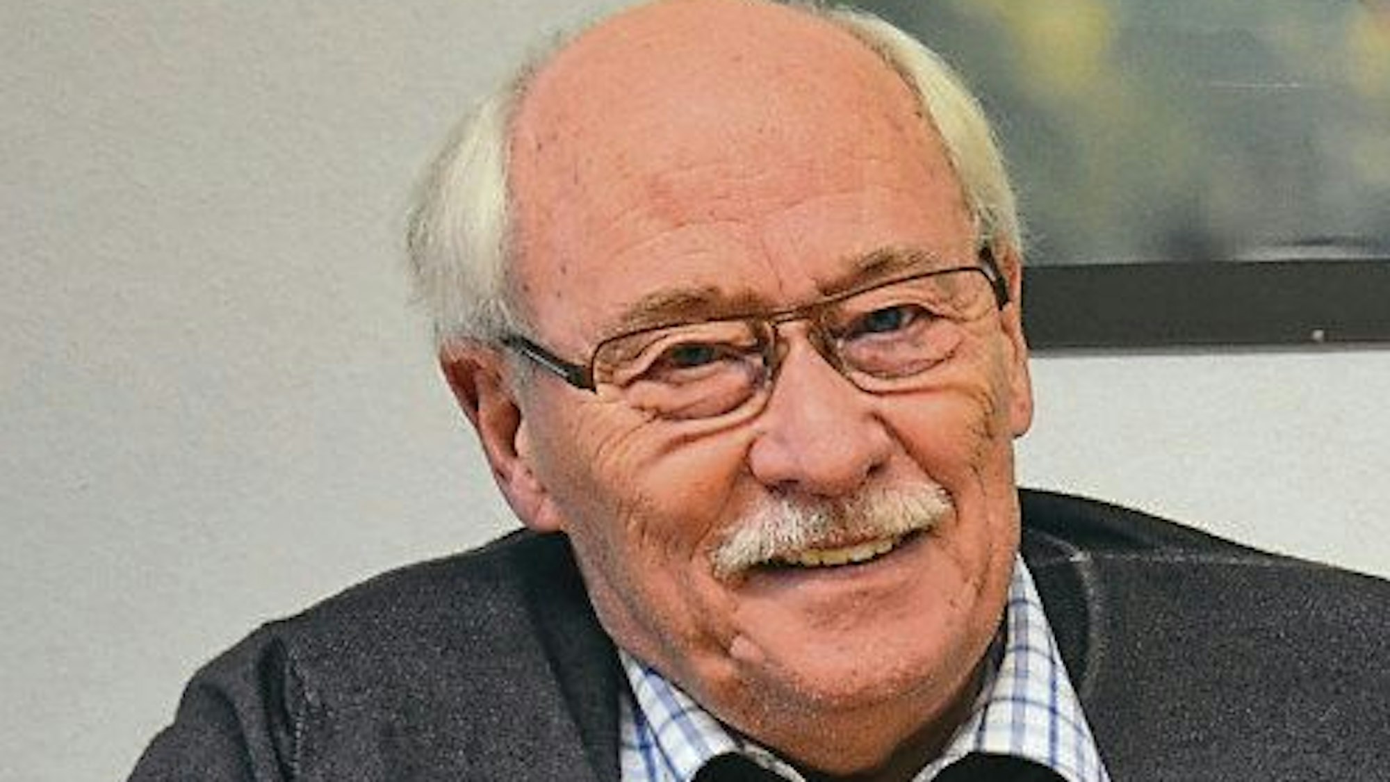 Das Foto zeigt Harald Dudzus. Der Vorsitzende des Kreissportbunds ist am 24. August 2023 80 Jahre alt geworden.