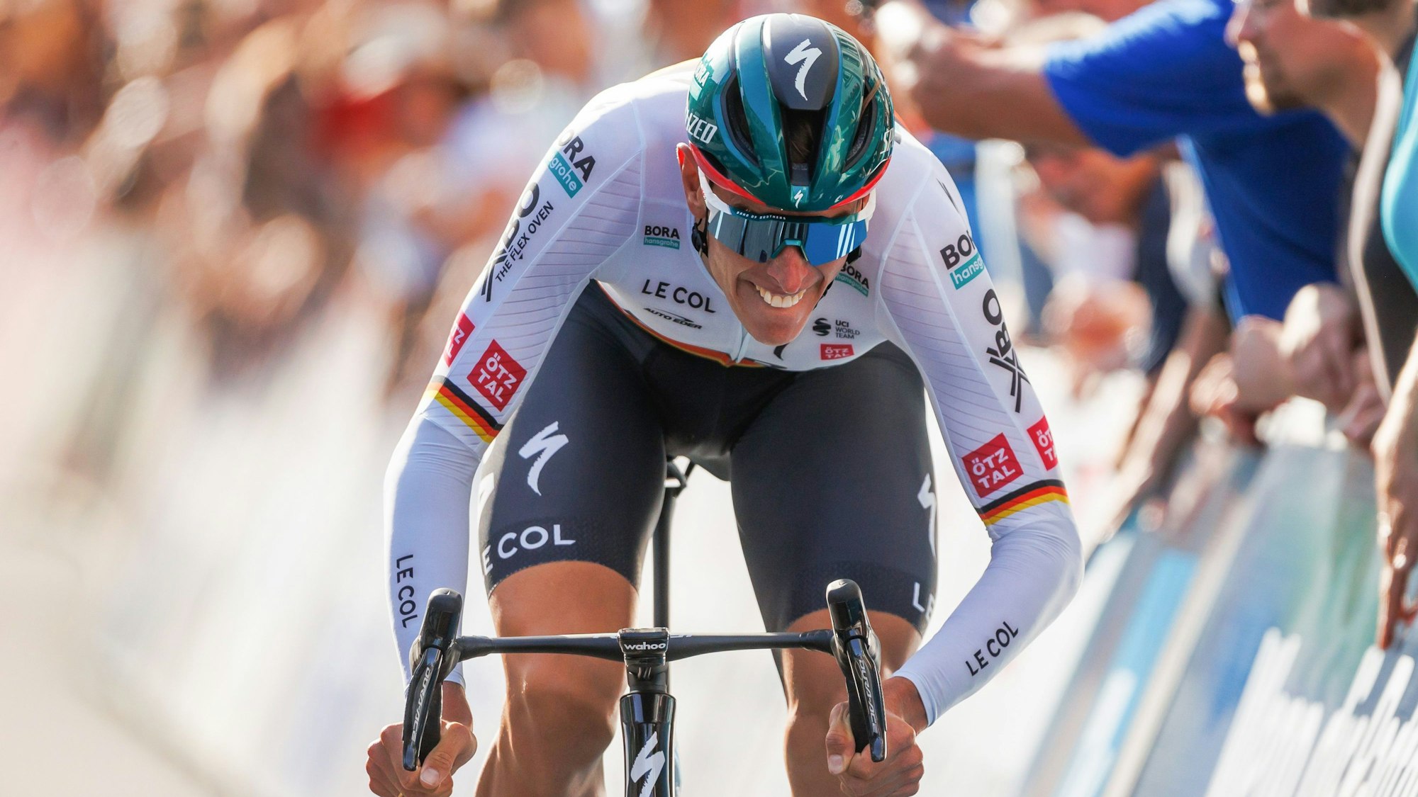 Nils Politt vom Team Bora-hansgrohe ist auf der Strecke unterwegs.