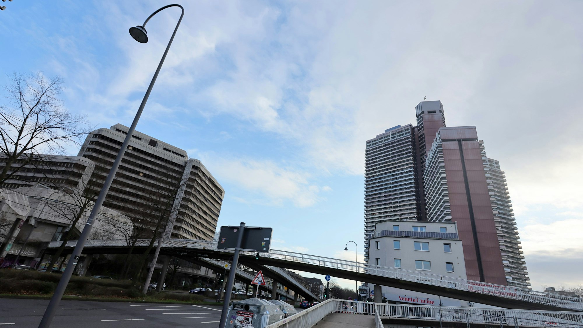 Ansicht des Uni-Centers in Köln.