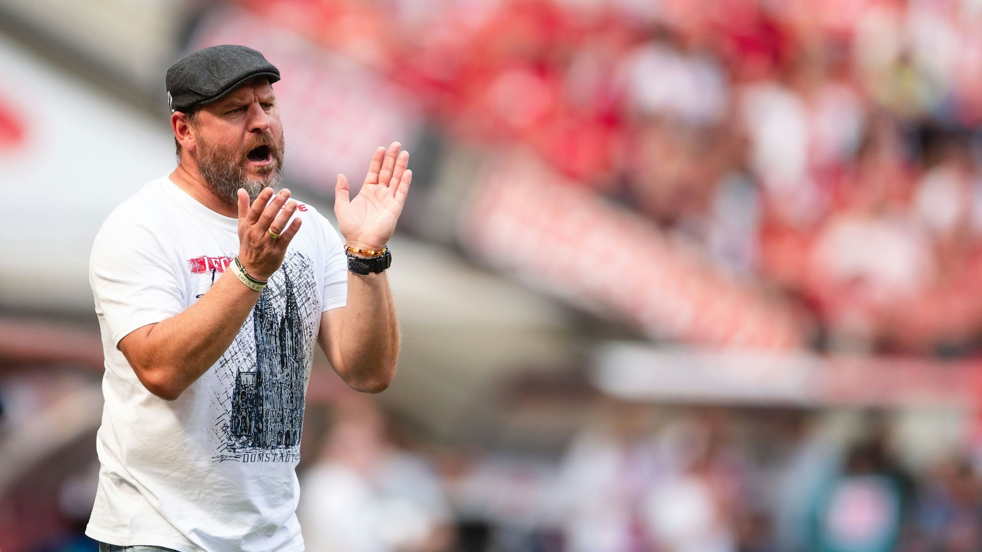 Baumgart klatscht in die Hände