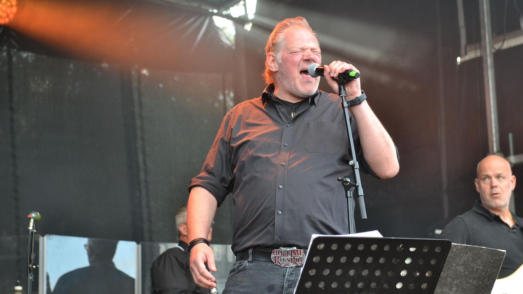 Das Bild zeigt Sänger Patrick Rothopf.