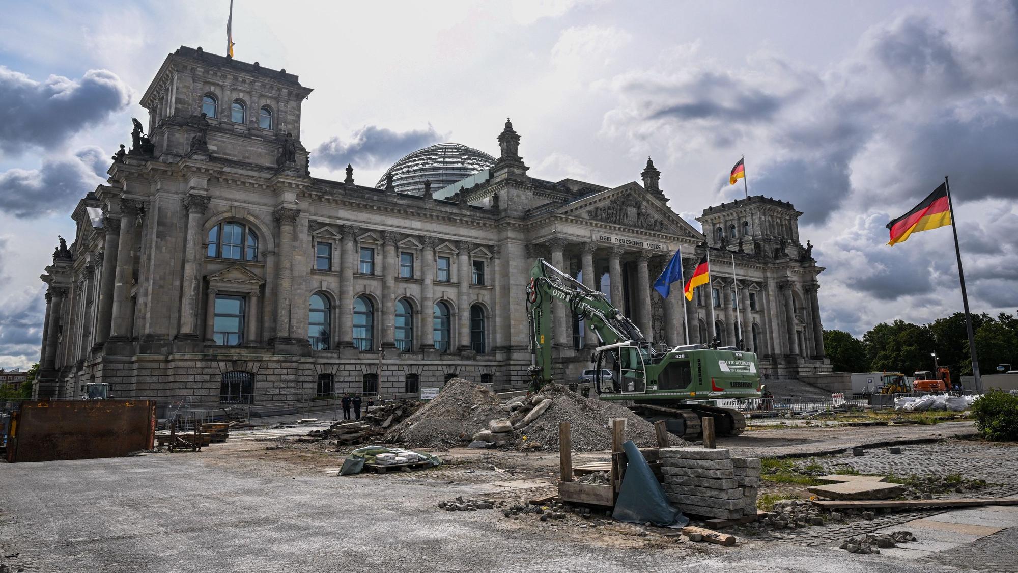 Juni 2023: Eine Baustelle vor dem Bundestag in Berlin.
