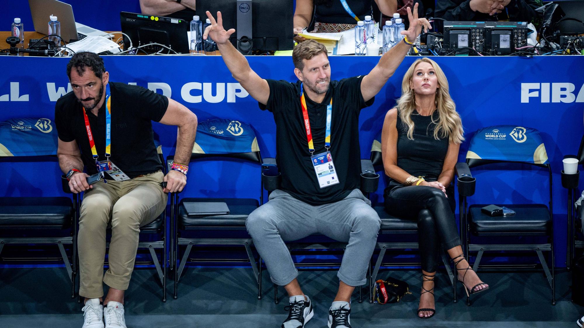 Basketball-Legende Dirk Nowitzki war beim Spiel in im japanischen Okinawa in der Halle.