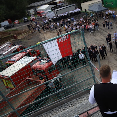 Zimmerermeister Damian Burghaus beim Richtspruch.