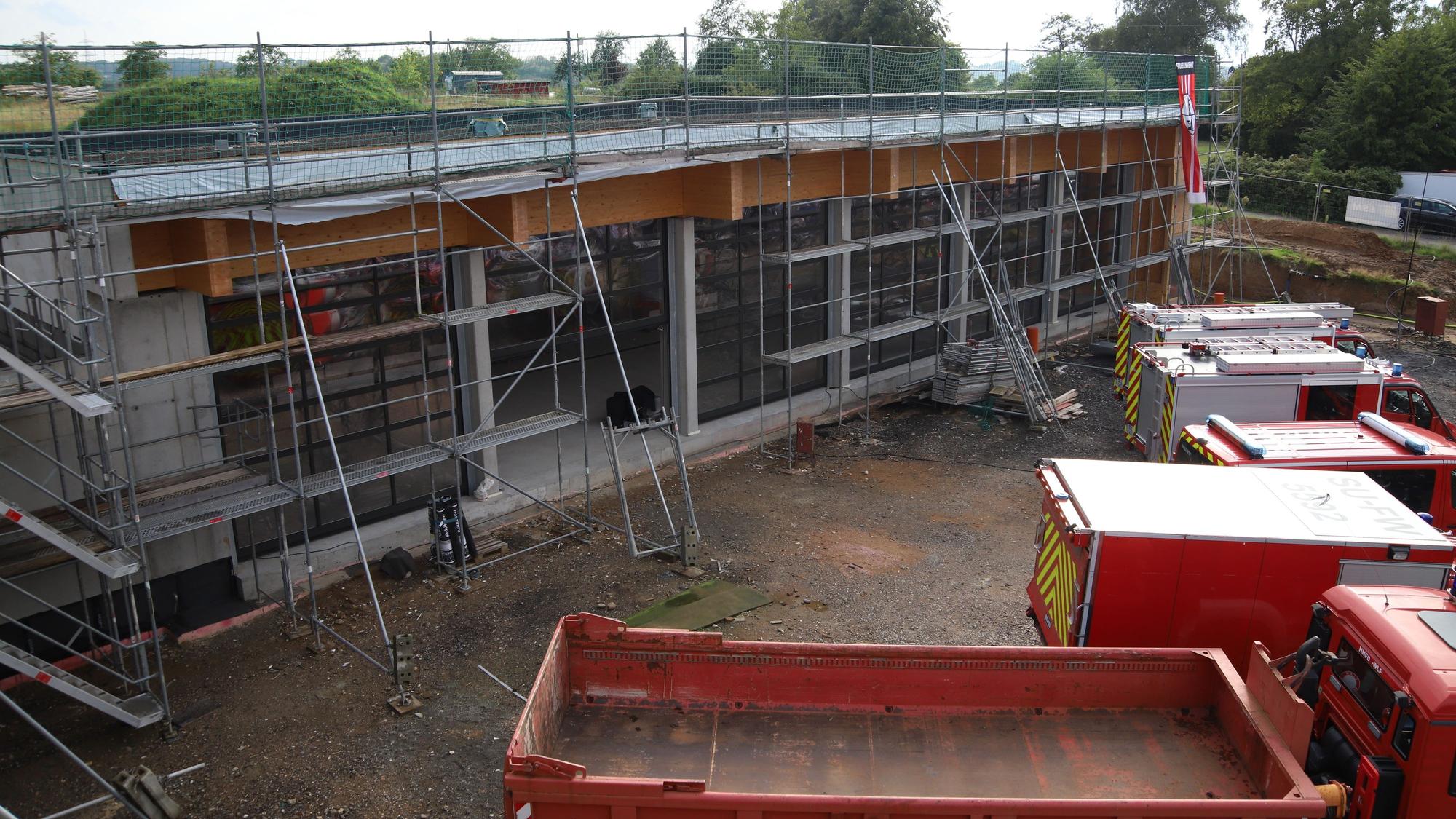 Die Freiwillige Feuerwehr Stadt Blankenberg richtete das Richtfest für ihr neues Feuerwehrgerätehaus aus.